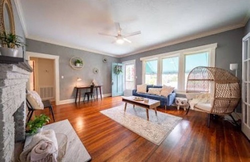 Cocoa House | Historic 1924 Spanish Style-Boho Bungalow-Walk to Cocoa Village
