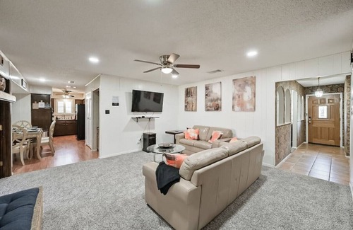 Ederville House | Historic 3 Bedroom Home in Heart DFW w/Gameroom+