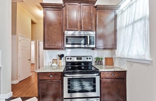 Urban Core House | “Historic 3BR Porch Home 5 Min to Downtown Jax & Jags Stadium Pet-Friendly