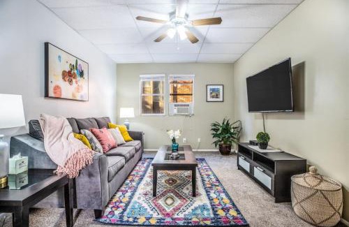 Lower Avenues Apartment | Historic Avenues Apartment Downtown