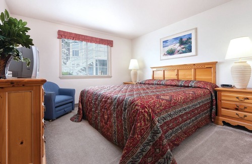 Agate Beach Resort | Historic Bay, restaurants, galleries and shops!