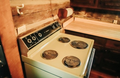 Shawanee House | Historic Cabin on the Tolliver Manor