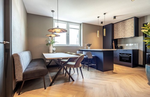 Delft House | Historic Canal Home in Delft