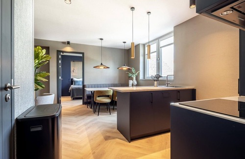 Delft House | Historic Canal Home in Delft