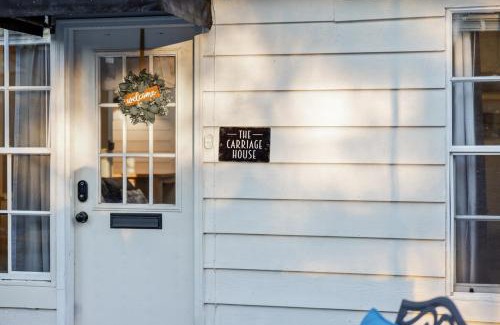 Historic District House | Historic Carriage House Downtown 2 bedroom 1 bath