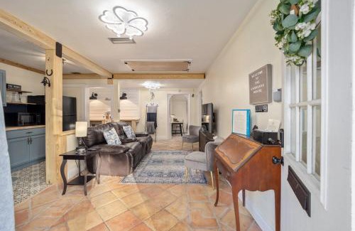 Historic District House | Historic Carriage House Downtown 2 bedroom 1 bath