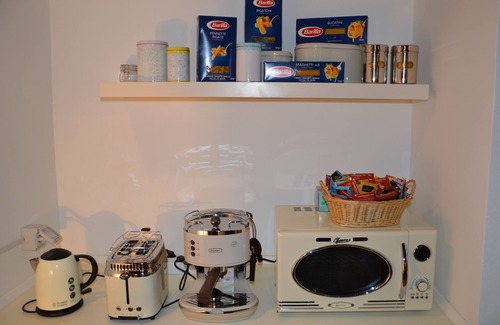 Rione IX Pigna Apartment | Historic Center - Elegant Apartment with Charming Antiques - Raffaello Inn