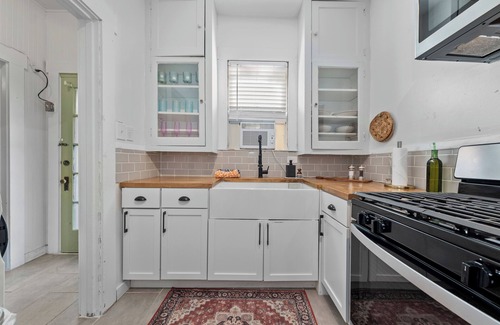 Alta Vista Apartment | Historic Charm Apt Near Pearl, Downtown & Brackenridge
