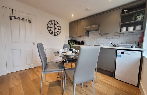 Colchester House | Historic Charm Meets Modern Comfort – Perfect Base in Colchester