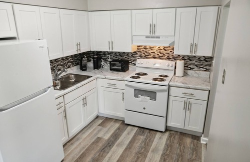 Edgemoor Apartment | Historic Charm Meets Modern Comfort: The Chateau