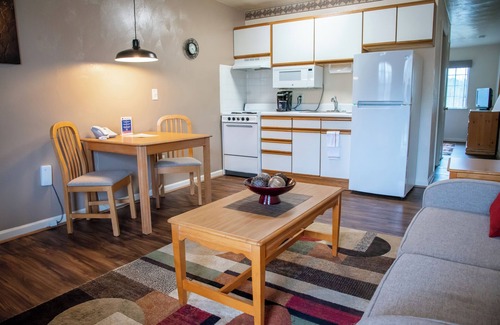 Salem Apartment | Historic Charm, Modern Comforts.