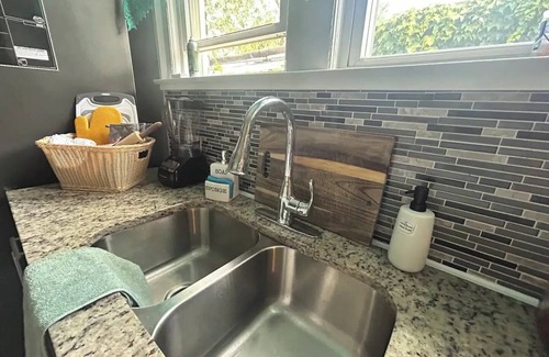 Washington Heights House | Historic Chicago -Style Bungalownn