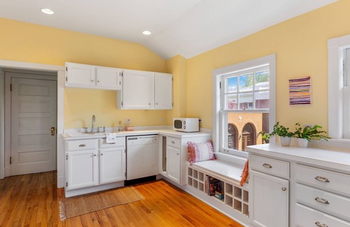 South Evanston House | Historic Coach House in Evanston One Block to Beach and Close to Town and NU!