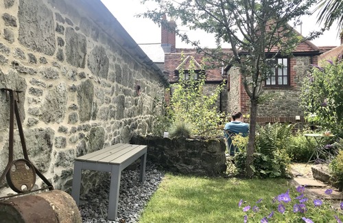 Shaftesbury Cottage | Historic cottage in the heart of Shaftesbury's Saxon area - town and country.