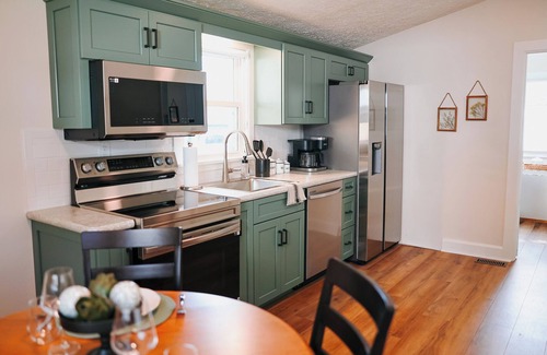Fredericksburg Cottage | Historic Cottage in the Heart of Amish Country