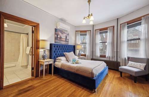 Summit - University Bed & Breakfast | Historic District B&B