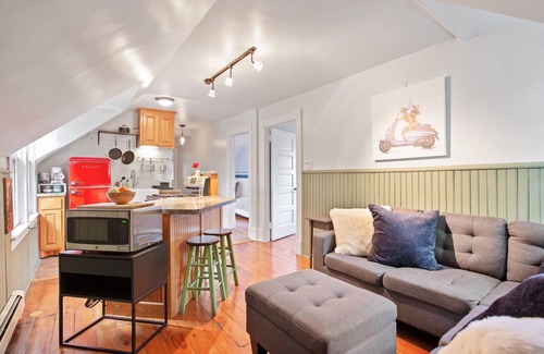 Summit - University Bed & Breakfast | Historic District B&B