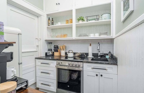 Historic District - North Apartment | Historic Downtown Condo| Prime Location| Walkable