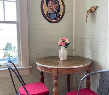 Astoria Apartment | Historic Downtown Riverview Flat, No. 4