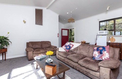 Greytown Cottage | Historic Drover's Cottage - Beautiful views