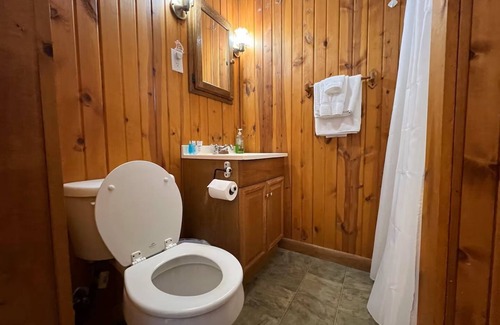 Dailey House | Historic DTC Lodge #9 - Cozy 1 Bedroom