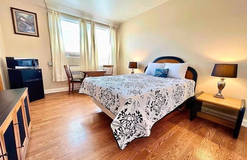 Dailey House | Historic DTC Lodge #9 - Cozy 1 Bedroom