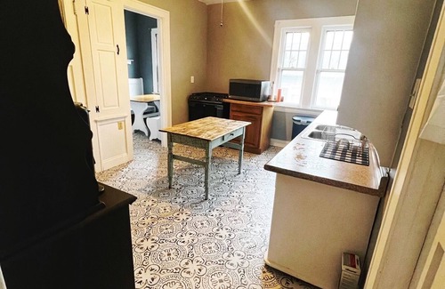 Medina House | Historic & Family Owned