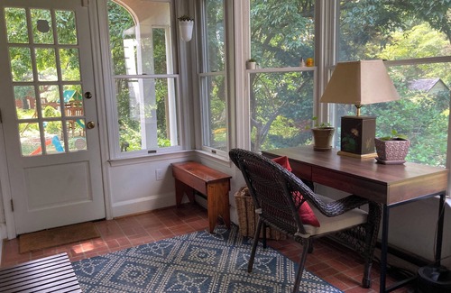 University Park House | Historic family-friendly home close to DC and UMD - long term stays only