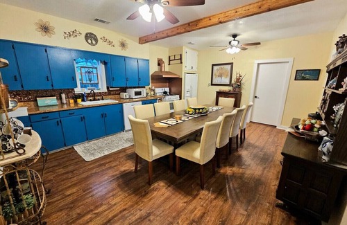 Hondo Other | Historic Farmhouse Tranquil Country Nature Escape