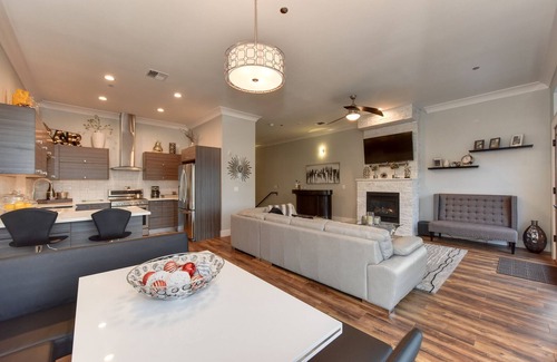 Folsom Apartment | Historic Folsom Penthouse
