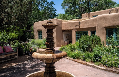 Northeast Santa Fe House | Historic Garden Retreat