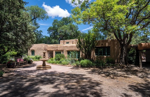 Northeast Santa Fe House | Historic Garden Retreat