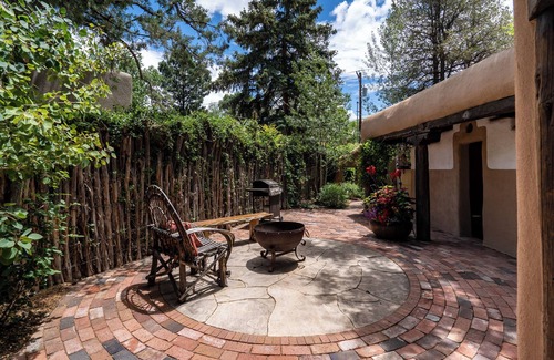 Northeast Santa Fe House | Historic Garden Retreat