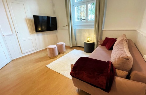 Wiesbaden Apartment | ☆ Historic gatehouse apartment | kitchen | 75m2