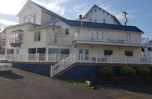 Bartlett House | Historic Hardware Inn with River Views: Suite 103