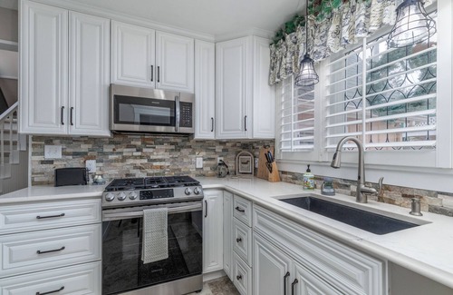 Mitchell House | Historic Haven off the River Road
