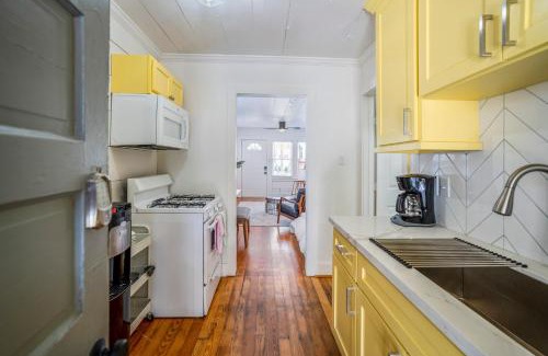 Greater Heights Apartment | Historic Heights Artist Bungalow #1