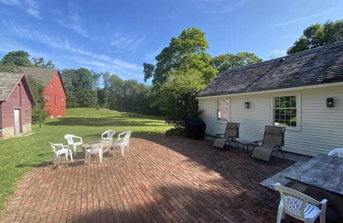 Oakdale House | Historic home near New London, Mystic, Old Lyme, Casinos (Mohegan Sun, Foxwoods)