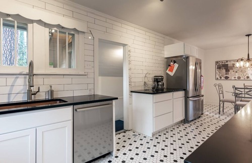 Spokane House | Historic Home on Large Park (Minutes to downtown)