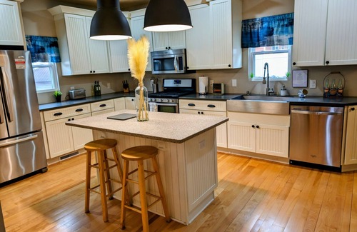 Wausau House | Historic Home w/2 King Beds & FAST Wifi Near Dwntn & Granite Peak Skiing/Hiking