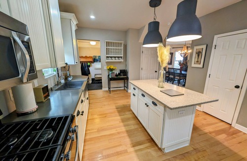 Wausau House | Historic Home w/2 King Beds & FAST Wifi Near Dwntn & Granite Peak Skiing/Hiking