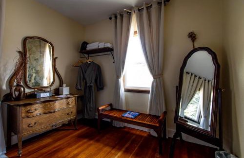 Packwood Hotel | Historic Hotel Packwood