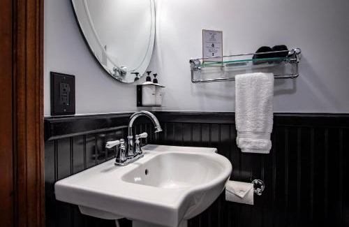 Packwood Hotel | Historic Hotel Packwood