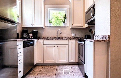 Sanford House | Historic Hotspot Walk to Downtown Fun Luxury Beds