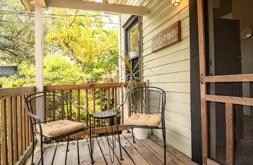 Sanford House | Historic Hotspot Walk to Downtown Fun Luxury Beds