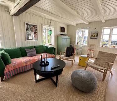 Sørvagen House | Historic House, 1880 - Stunning Panoramic Views