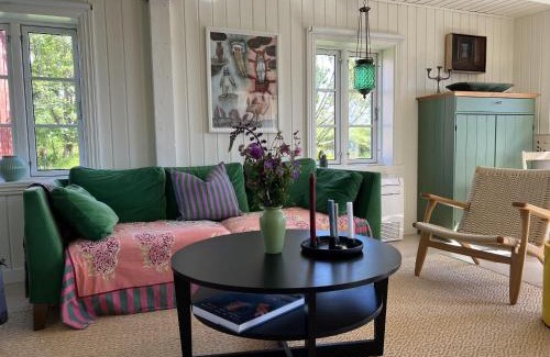 Sørvagen House | Historic House, 1880 - Stunning Panoramic Views