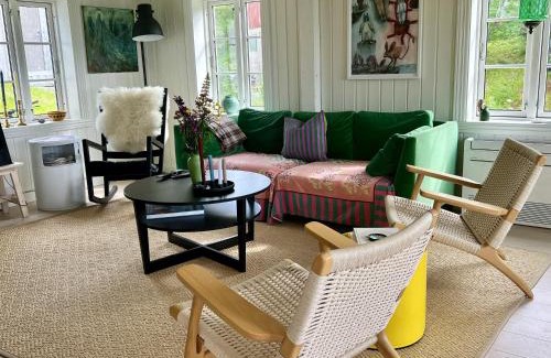 Sørvagen House | Historic House, 1880 - Stunning Panoramic Views