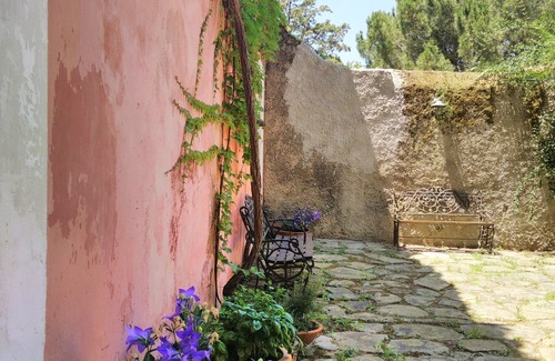 Santa Maria di Castellabate Villa | Historic house in the green, but a few steps from the sea.