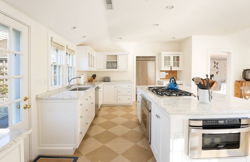 Nantucket Town House | Historic House on Cliff Road